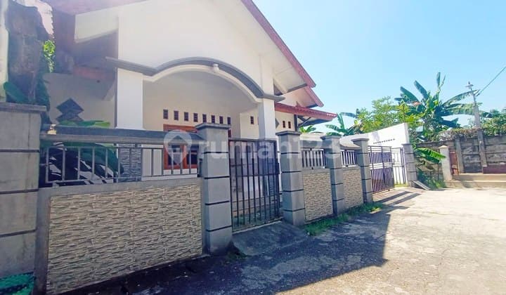 House Near Joglo Railway Crossing and Unisri Campus