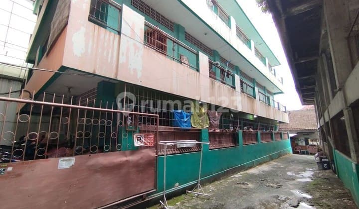 Rumah Kost 3 Lantai Aktif Dekat Kampus Uns