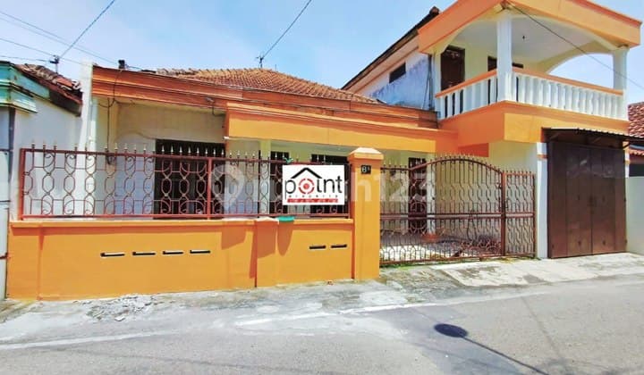 Rumah Bagus Dekat Stasiun Purwosari Solo Kota