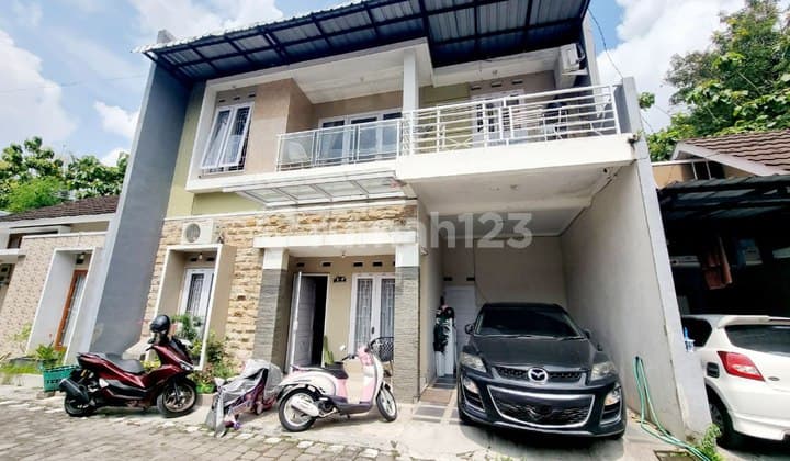 Rumah Cantik 2 Lantai Di Perum Gendongan