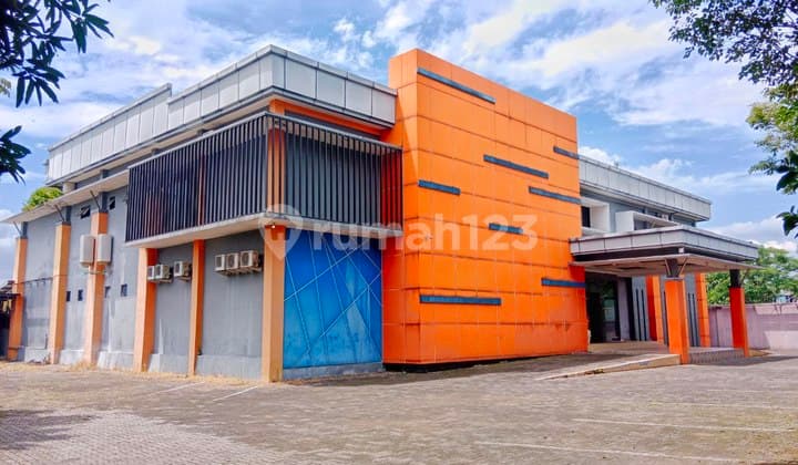 Ruang Usaha Cafe dan Spa Aktif Dekat ke Bandara Solo