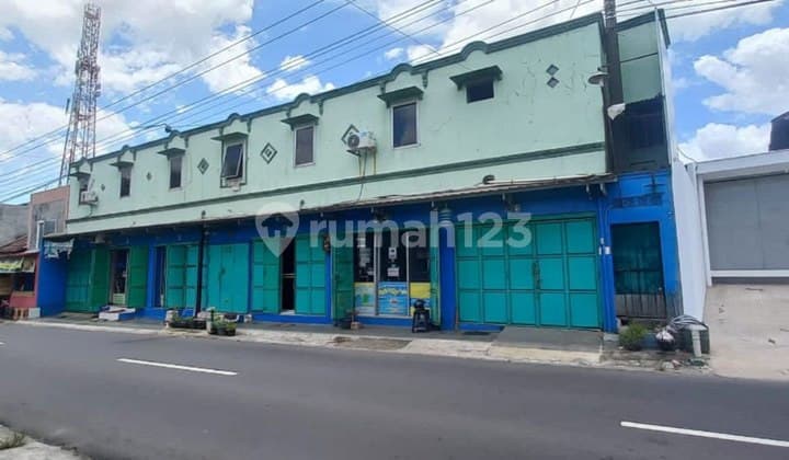 Ruang Usaha 2 Lantai Mangku Jalan Karanganyar