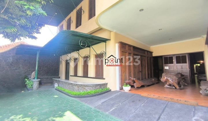 Galeri Furniture Kuno Joglo Tua Kolektor Item