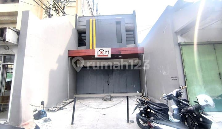 2-Story Shop House in a Busy and Strategic Business Center