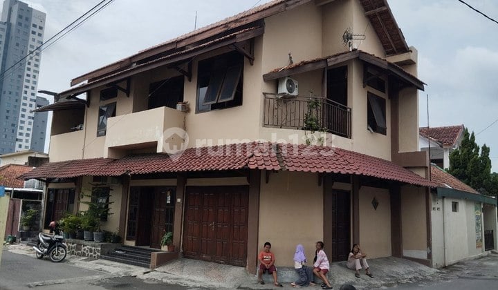 Jual Cepat (BU) Rumah 2 Lantai Siap Huni Posisi Hook Tengah Kota