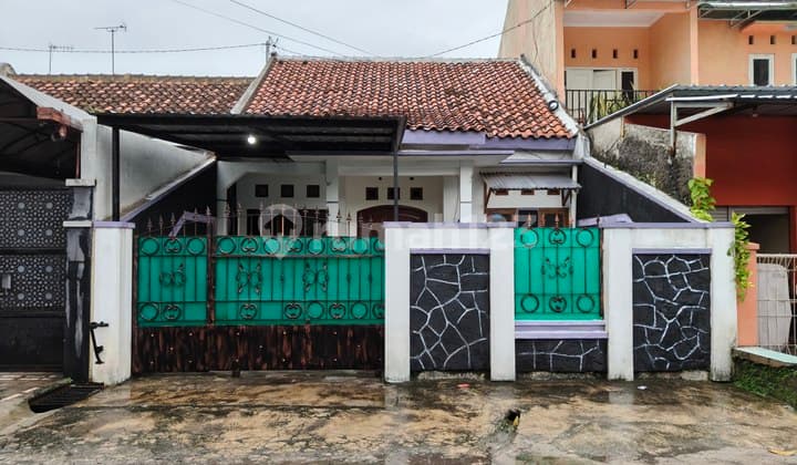 Rumah Terawat Siap Huni di Banyuanyar! ✨