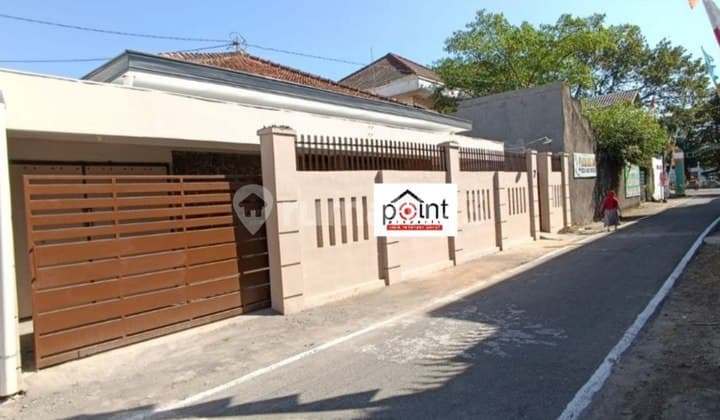 Rumah Luas Bagus di Laweyan Solo Dekat Ums