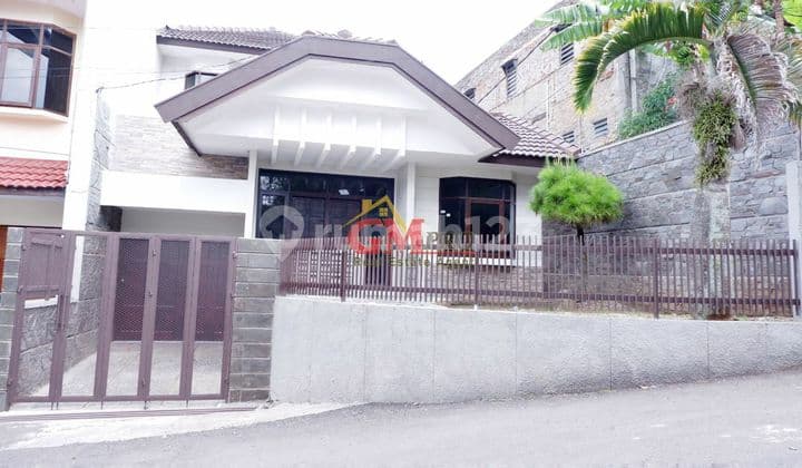 RUMAH 2 LANTAI DI HEGARMANAH CIUMBULEUIT BANDUNG HARGA 4.15M