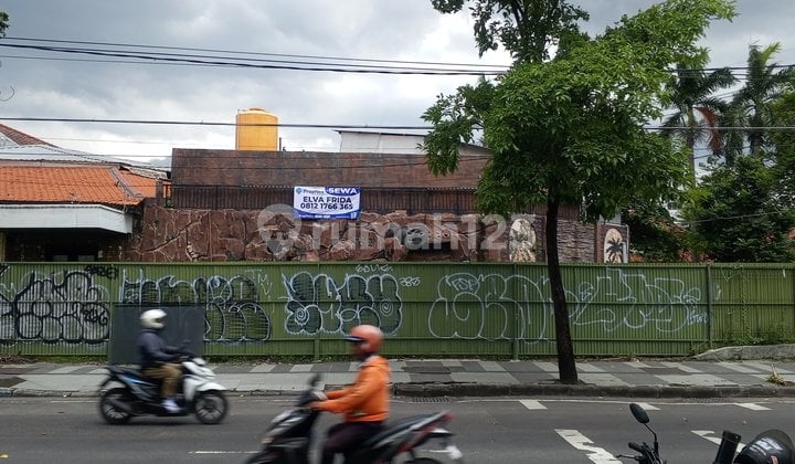 For Rent Hook House on Jl Kartini Central Surabaya