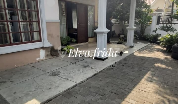 Dijual Murah Rumah Hook di Jl Cipunegara Surabaya Pusat
