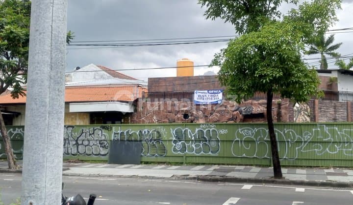 Disewakan Murah Rumah Hook di Jl Kartini Surabaya Pusat