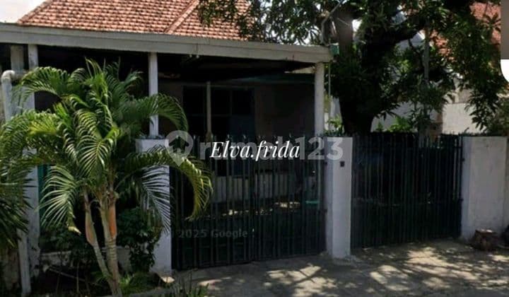 For Sale House on Dr. Wahidin Main Road, Central Surabaya