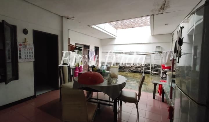 Dijual Murah Rumah Strategis di Jl Rokan Surabaya