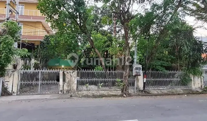 Dijual Rumah Tengah Kota di Jl Tidar Surabaya