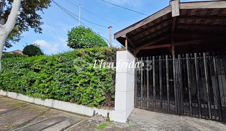 Dijual Rumah di Jalan Kutai Darmo Surabaya Pusat