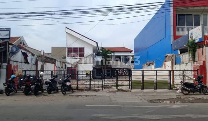 Dijual Rumah Usaha di Raya Rungkut Madya Surabaya