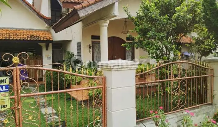 For Sale: House in Arco Oil Complex, Pancoran Mas, Depok City.