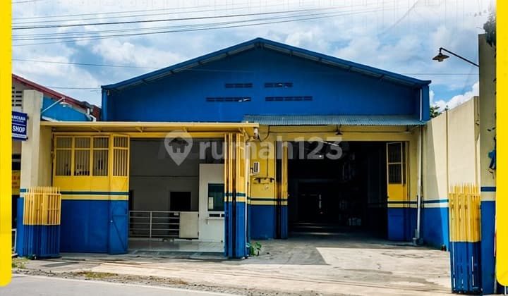 Warehouse in Solo Baru, Container Access Warehousing Area