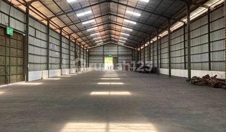 Warehouse for Rent, Ready to Use, 1,500 M2 Area in Marunda Makmur