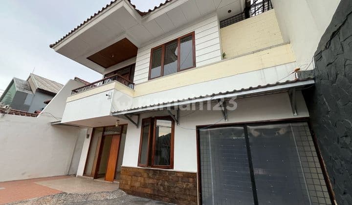 Dijual Cepat Rumah Nyaman di Daerah Prestigius Hang Lekir Senayan