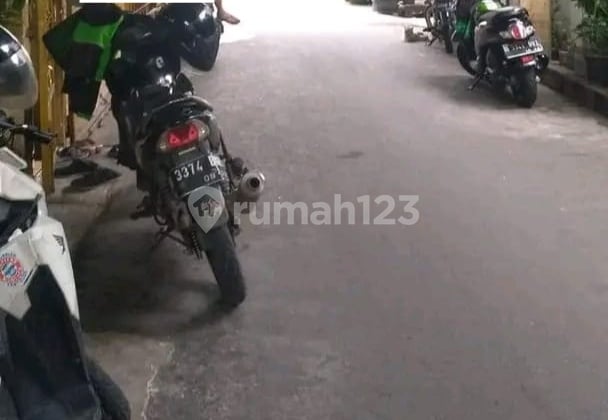 Dijual Cepat Rumah SHM di Pademangan, Garasi 2 Mobil.