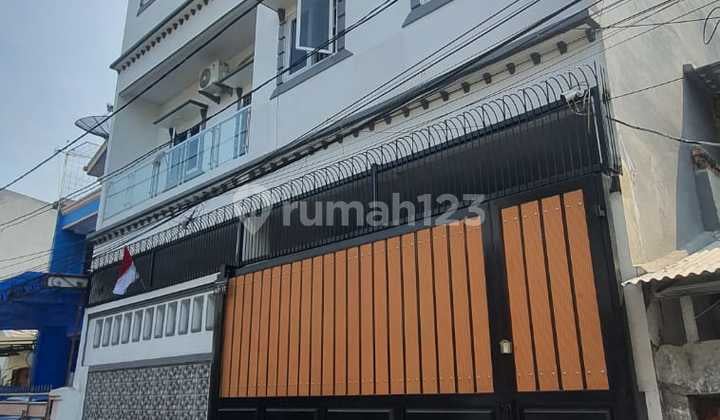 Dijual Rumah di Sunter Agung Ada Swimming Poll dan 7 Kamar