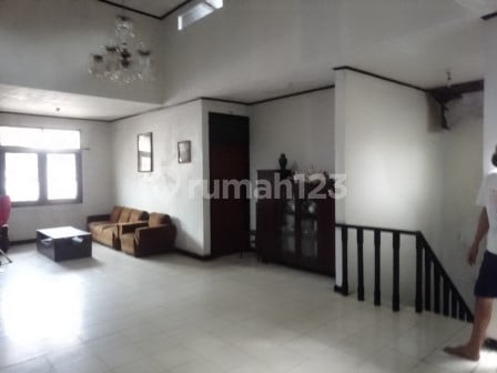 House For Sale in Tebet