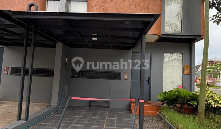 Dijual Rumah Siap Huni 2 Lantai 2 Kamar Tidur Berkonsep Timur Tengah Strategis Hanya 10 Menit Menuju Tol Legok Tangerang