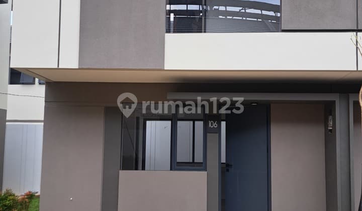Disewakan Rumah 2 Lantai 3 Kamar Tidur Lokasi Stategis 5 Menit Ke Universitas Umn Gading Serpong