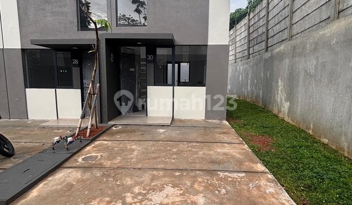 For Rent: 2-Story House Very Comfortable with 1 Bedroom and 1.5 Bathrooms, Strategic Location Only 10 Minutes to Gading Serpong BSD Tangerang.