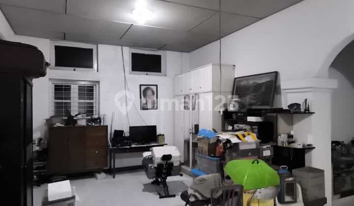 Harga Di Bawah Njop! Rumah Di Pasar Baru - Hadap Selatan