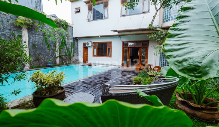 Rumah Tinggal Mewah 2 Lantai di Sukahaji, Gegerkalong, Bandung