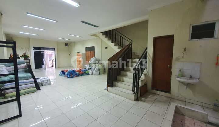 Ruko 4 Lantai di Jakarta Pusat - Luas 202 m2