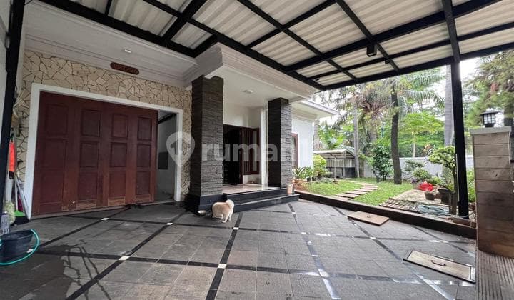 Rumah Hoek di Pelangi Raya, Kelapa Gading - Jalanan Besar
