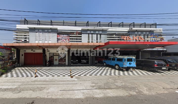 4 Shop-House Units in a Strategic Area on Buah Batu Street, Bandung