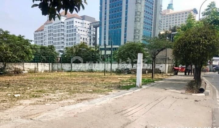 Lahan Komersial 2.378 M2 di S. Parman Slipi