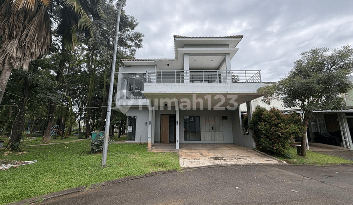 Dijual Undermarket Price, Rumah Hook Besar dan Nyaman Siap Huni, SHM