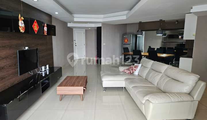 Disewakan Condominium Taman Anggrek ukuran 146 dijadikan 2 KT sangat luas