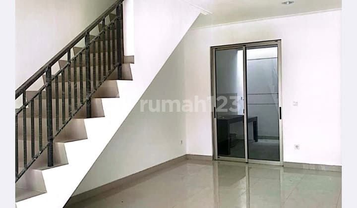 Disewakan Murah Rumah Pik2 4X15 2Br Kosongan