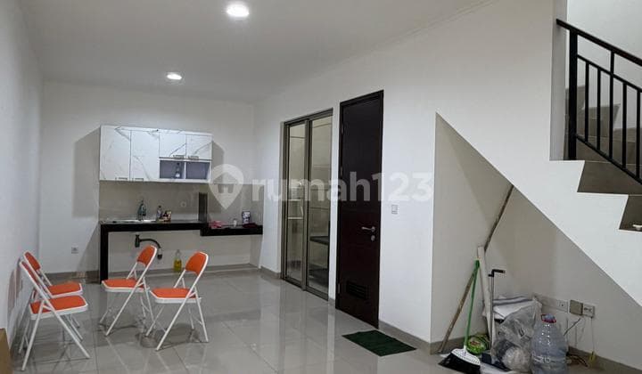 Disewa Murah Rumah Pik 4,5X12,5 2Br Semi Furnish