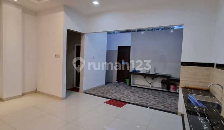Villa Griya Riatur Sangat Panjang dan Mewah SHM