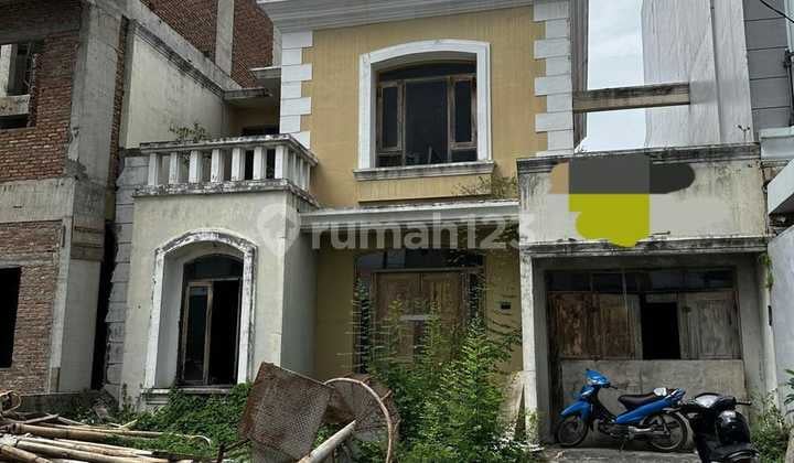 Butuh Renovasi Total