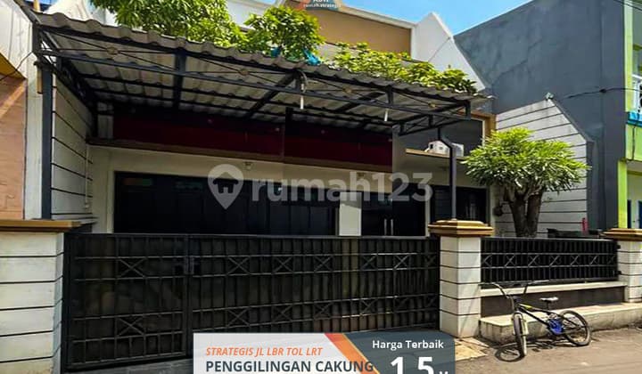 Strategic Spacious House on Jl Lbr Penggilingan, Cakung, East Jakarta Toll Road
