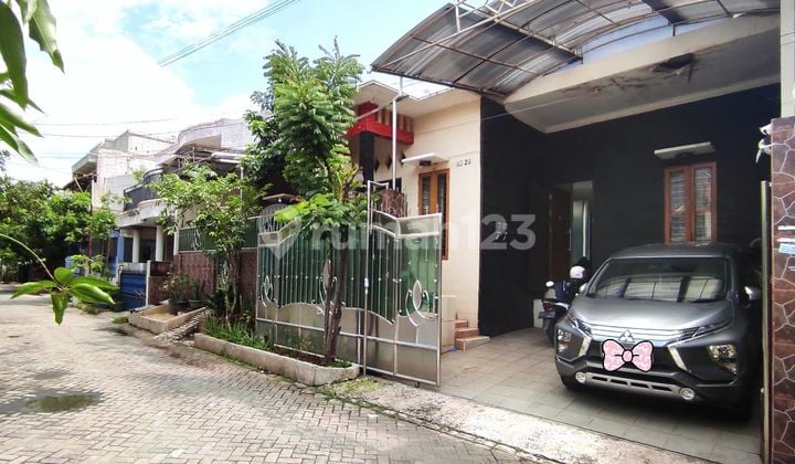 Rumah luas 190 KT 4 di Harapan indah Bekasi 2 Lantai SHM Utara