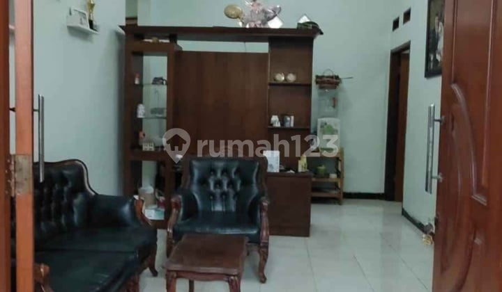 Rumah Terawat di Tenggilis Mejoyo Surabaya Dekat Kampus