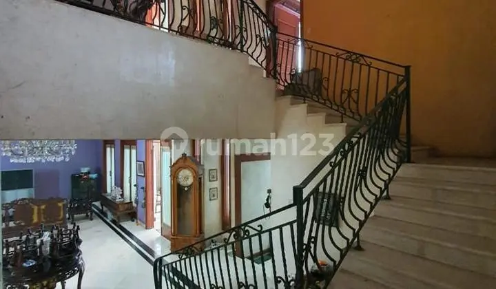 Rumah Asri , Tenang Dan Ada Kolam Renangnya di Gudang Peluru