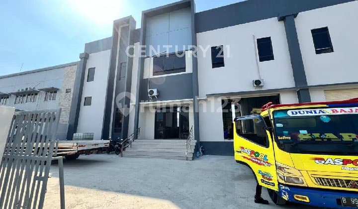 Good Warehouse in the Delta Silicon Lippo Cikarang Industrial Area
