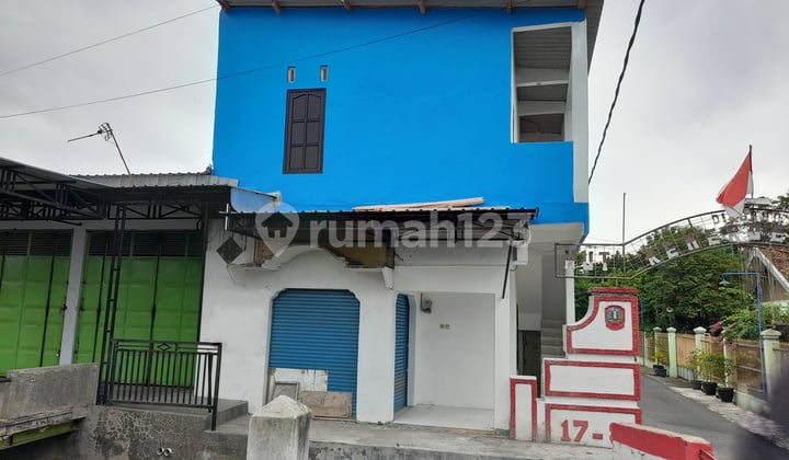 Rumah Tingkat Ada Ruang Usaha di Samping Jalan Diwek, Jombang