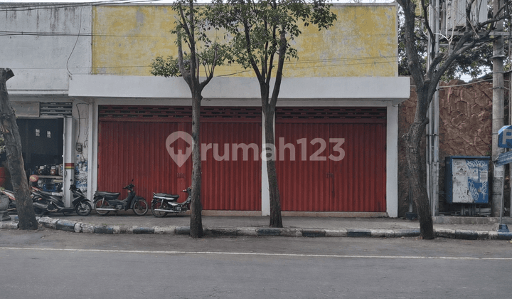 Disewakan Toko Strategis di Samping Jalan Jombang