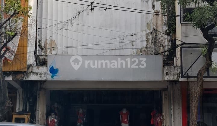 Disewakan Ruko Besar 2 Lantai di Samping Jalan Jombang